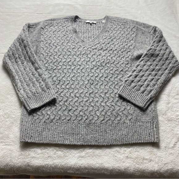 Vince Gray Knit Mini Cable V Neck Long Sleeve Sweater Size Small - Picture 1 of 11
